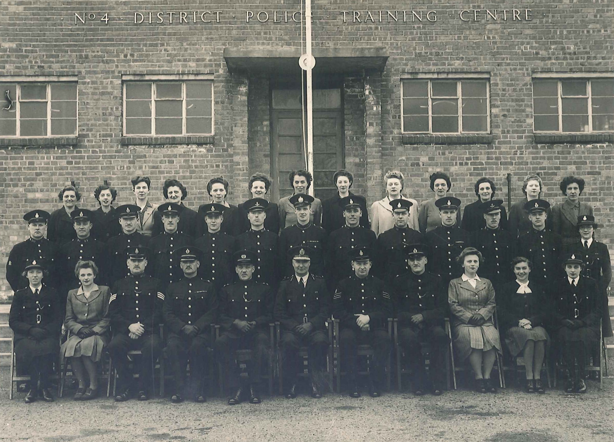 WPCs Caerdydd yn cael hyfforddiant, 1947
