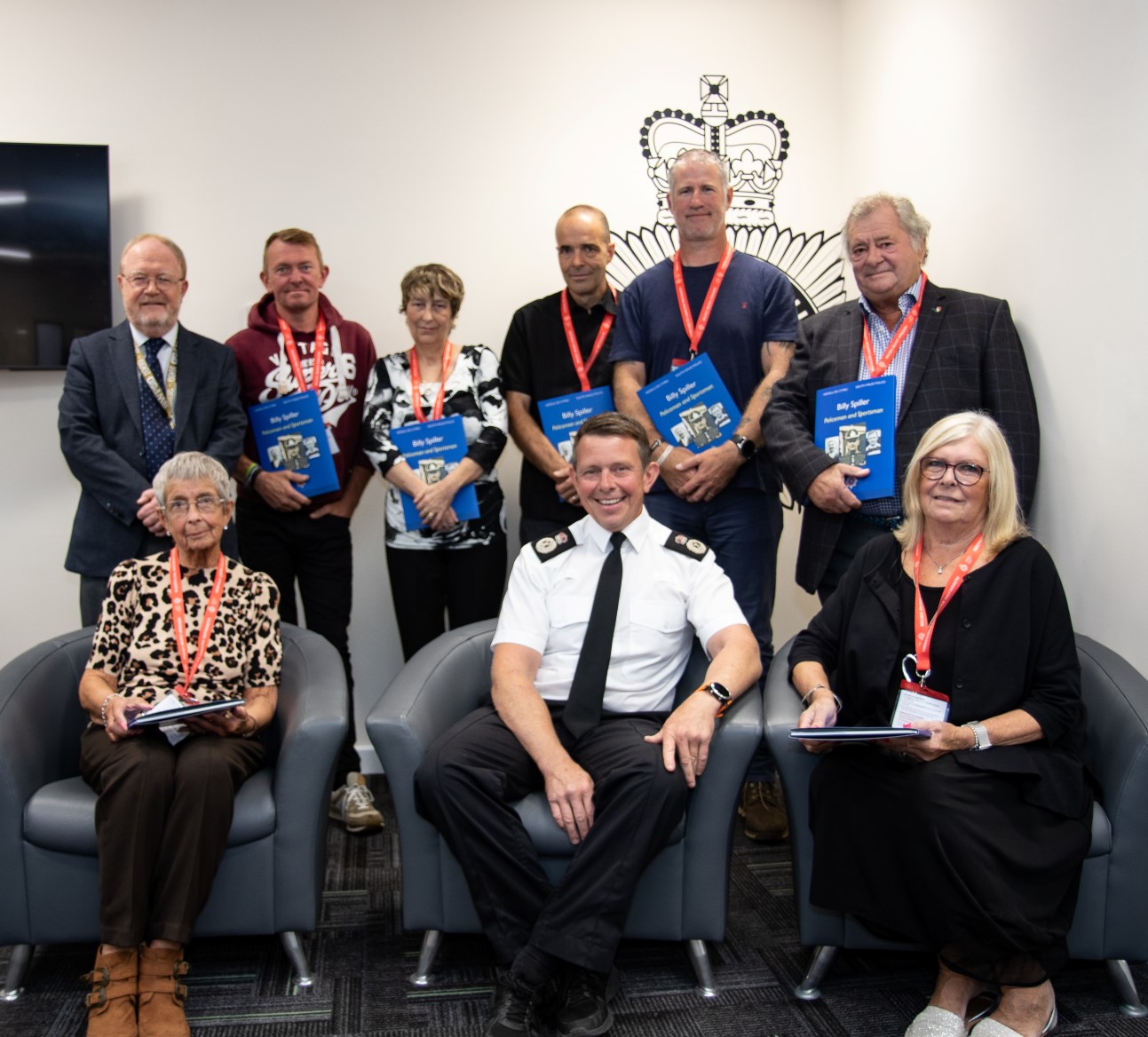 Billy Spiller: Yr Heddlu yn cysylltu â theulu cyn swyddog ac arwr y byd chwaraeon